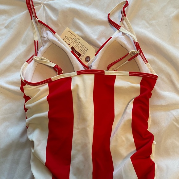 Red & white one-piece swimsuit - Picture 3 of 4
